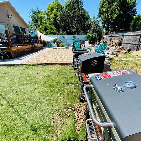 1 Mile To Fort Sill! The Carolebelle Cottage Sleeps 8 With Hottub,Grills,Firepit ลอว์ตัน ภายนอก รูปภาพ