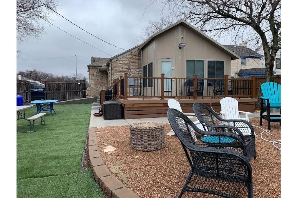 1 Mile To Fort Sill! The Carolebelle Cottage Sleeps 8 With Hottub,Grills,Firepit ลอว์ตัน ภายนอก รูปภาพ
