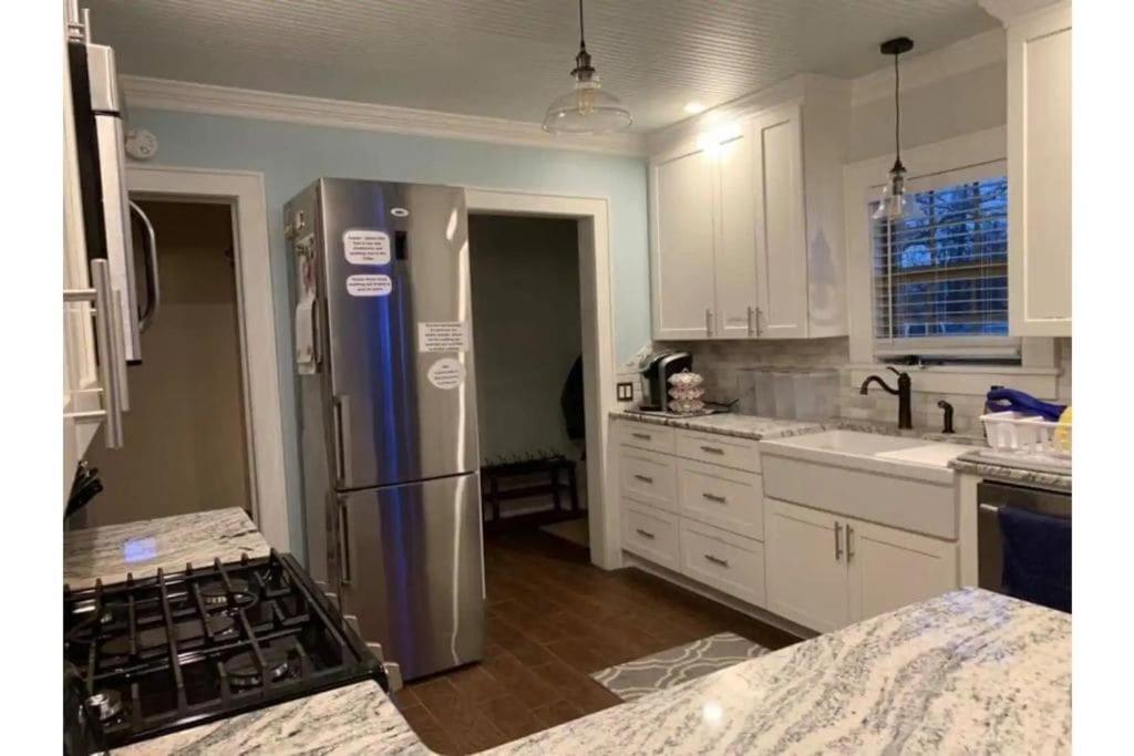 1 Mile To Fort Sill! The Carolebelle Cottage Sleeps 8 With Hottub,Grills,Firepit ลอว์ตัน ภายนอก รูปภาพ