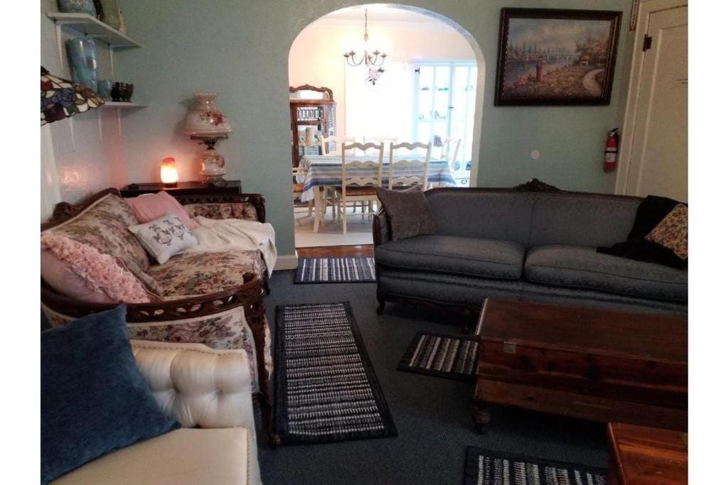 1 Mile To Fort Sill! The Carolebelle Cottage Sleeps 8 With Hottub,Grills,Firepit ลอว์ตัน ภายนอก รูปภาพ