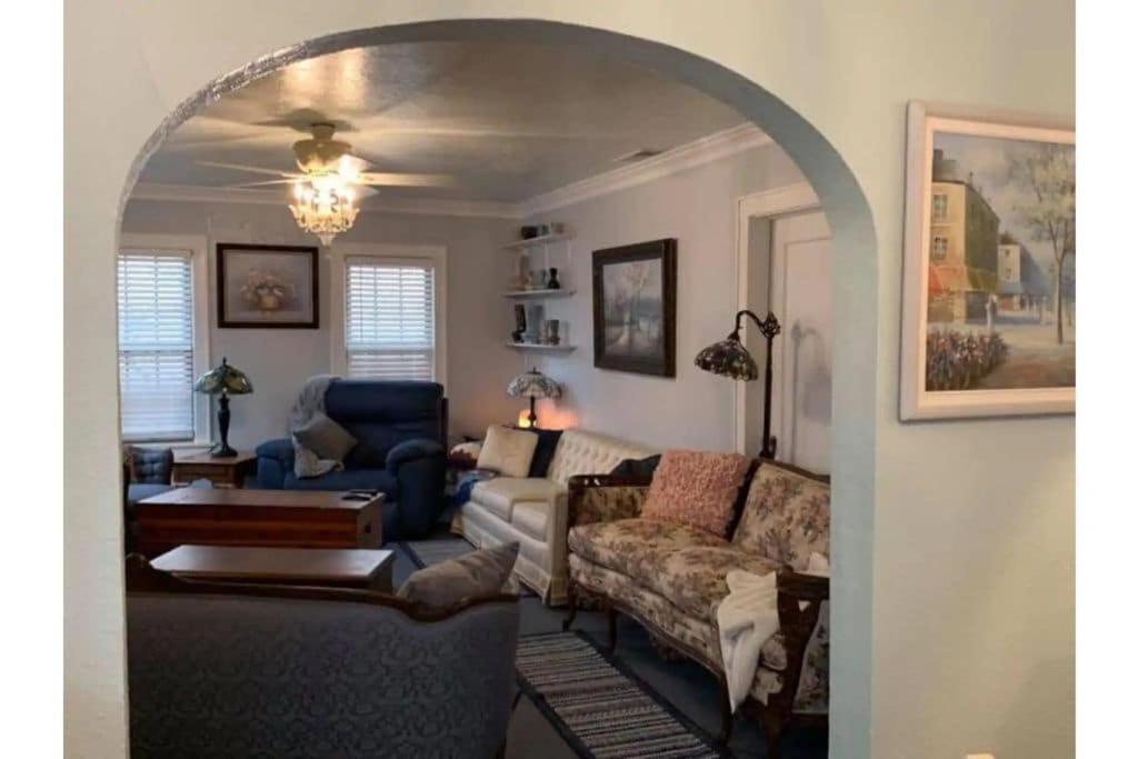 1 Mile To Fort Sill! The Carolebelle Cottage Sleeps 8 With Hottub,Grills,Firepit ลอว์ตัน ภายนอก รูปภาพ