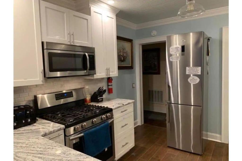 1 Mile To Fort Sill! The Carolebelle Cottage Sleeps 8 With Hottub,Grills,Firepit ลอว์ตัน ภายนอก รูปภาพ