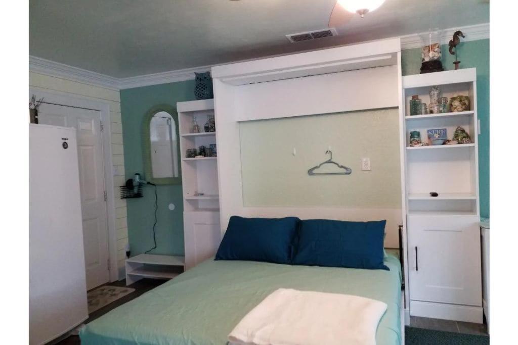 1 Mile To Fort Sill! The Carolebelle Cottage Sleeps 8 With Hottub,Grills,Firepit ลอว์ตัน ภายนอก รูปภาพ