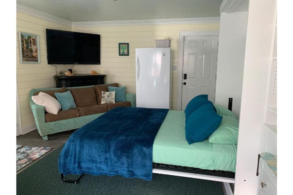 1 Mile To Fort Sill! The Carolebelle Cottage Sleeps 8 With Hottub,Grills,Firepit ลอว์ตัน ภายนอก รูปภาพ