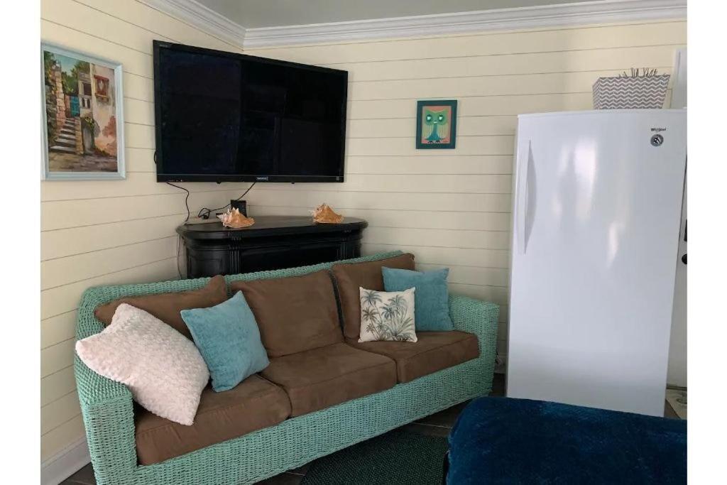 1 Mile To Fort Sill! The Carolebelle Cottage Sleeps 8 With Hottub,Grills,Firepit ลอว์ตัน ภายนอก รูปภาพ