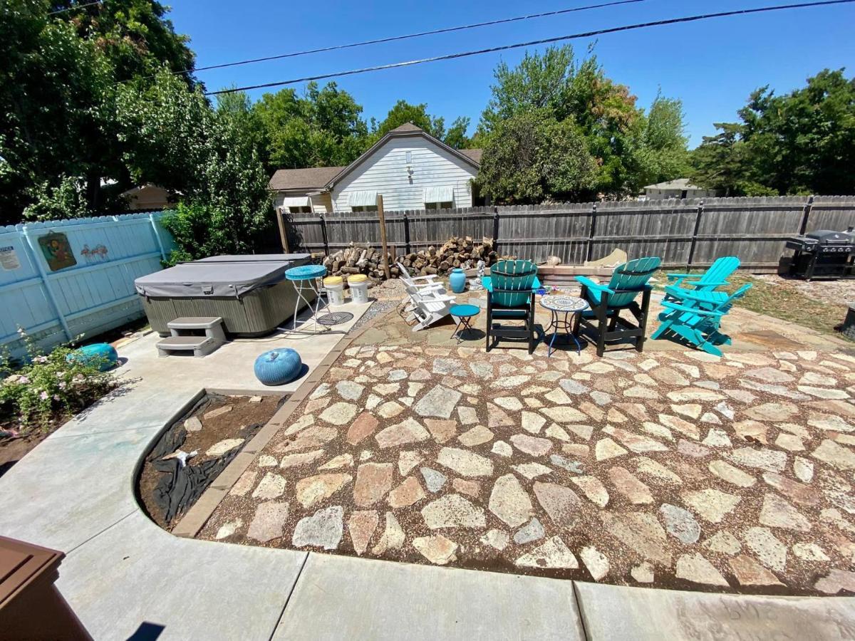 1 Mile To Fort Sill! The Carolebelle Cottage Sleeps 8 With Hottub,Grills,Firepit ลอว์ตัน ภายนอก รูปภาพ